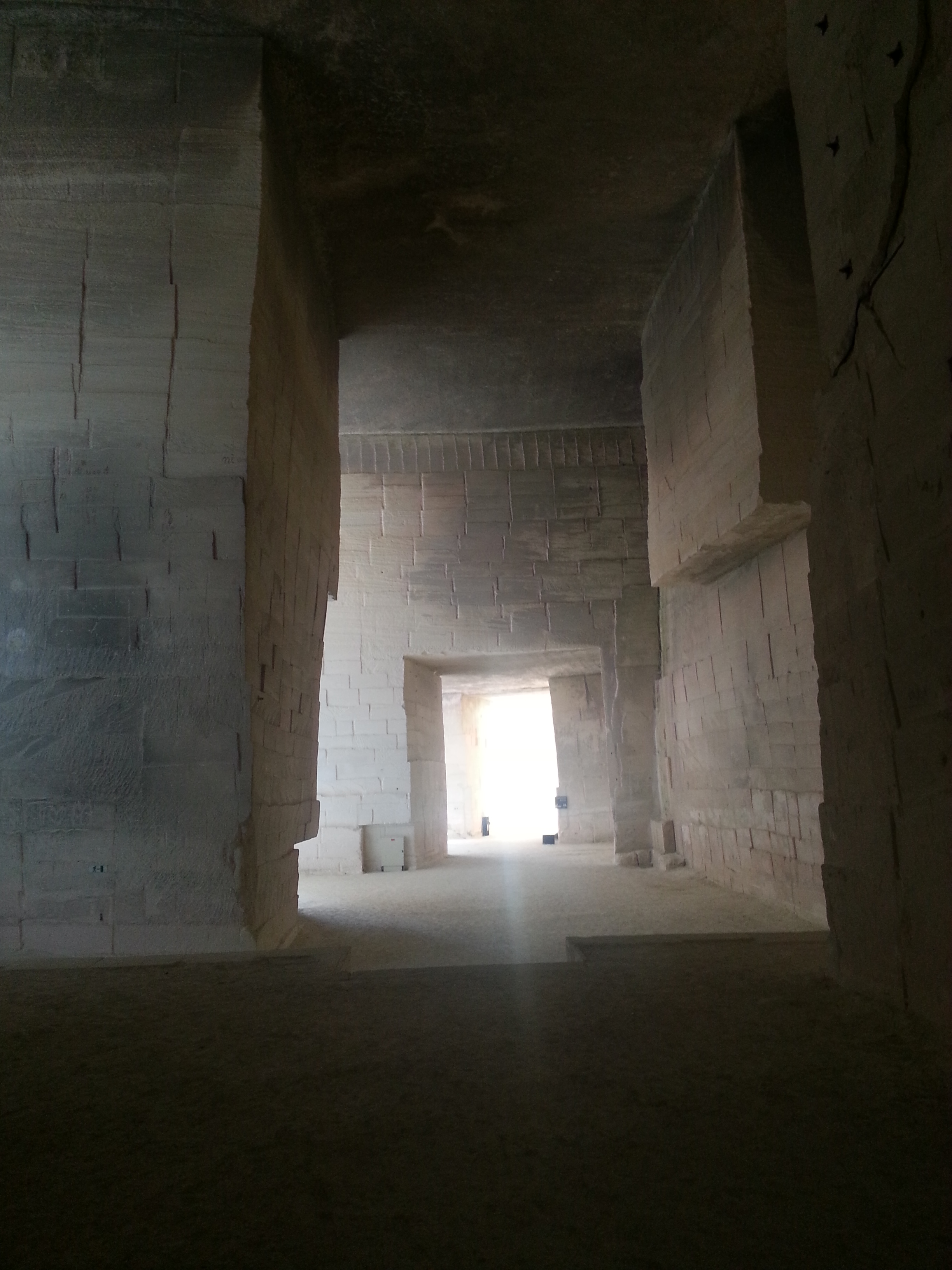 Carrières de Lumières (English: Quarries of Lights), Les Baux-de-Provence. An old bauxite mine now a tourist attraction and art space in the Val d'Enfer. Taken 2013-09. Date 23 September 2013, by Rhododendrites Creative Commons Attribution-Share Alike 3.0 Unported