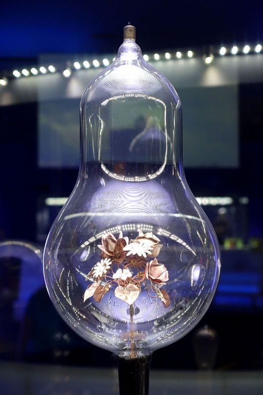 X-Ray Flower Tub, when plugged in the flowers emit x-rays, c. 1920 - Museum of Science and Industry (Chicago) Photo by Daderot Creative Commons CC0 1.0 Universal Public Domain Dedication