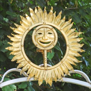 By Jean-Pierre Dalbéra from Paris, France - Décor du portail de la maison de J.M. Olbrich (Mathildenhöhe, Darmstadt), CC BY 2.0, https://commons.wikimedia.org/w/index.php?curid=24665915