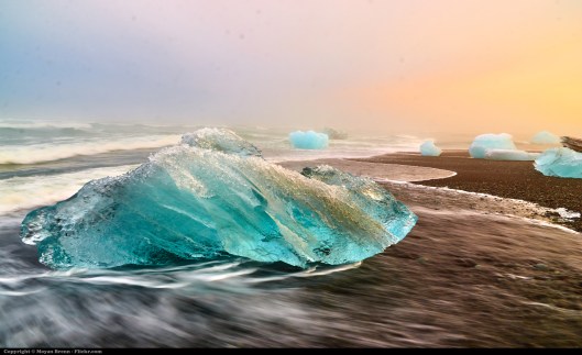 Beach of icebergs, in the south coast of Iceland, close to the Jokulsarlon lagoon... Photo by Moyan Brenn - https://www.flickr.com/photos/aigle_dore/21202481350/ CC BY 2.0