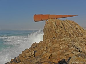 "Monumento al Voyeur", de Enrique Saavedra Chicheri www.theartwolf.com/news/saavedra_voyeur_es.htm Photo by amaianos from Galicia Creative Commons Attribution 2.0 Generic
